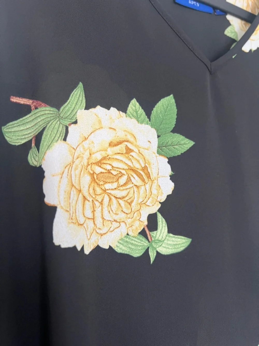 Apt. 9 Black Floral V-Neck Sleeveless Camisole - Picture 6 of 6